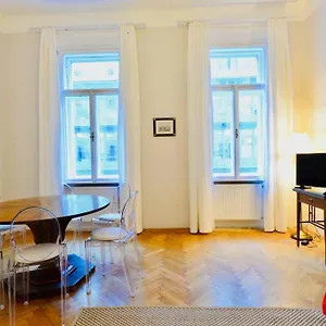 Beautiful Viennese Flat In The Centre Apartment Vienna